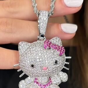 Full body hello kitty necklace